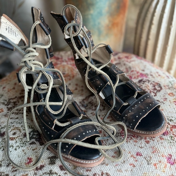 FREEBIRD distressed Studded Heeled Boots open toe leather shoes like new - Picture 9 of 12